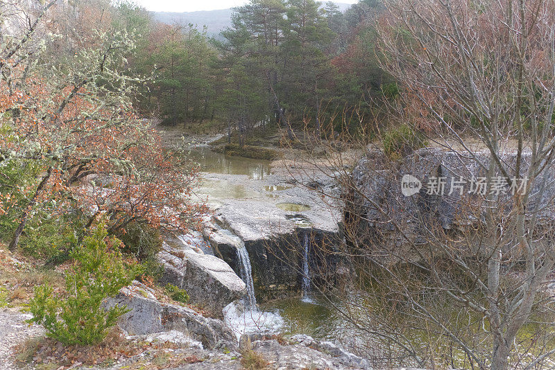 一些水，Le Saut du Moine，普罗旺斯